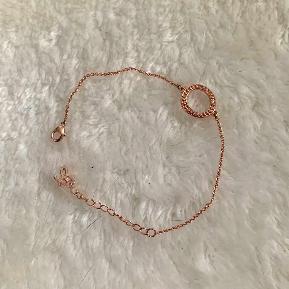 Dainty rose gold bracelet. Never worn!